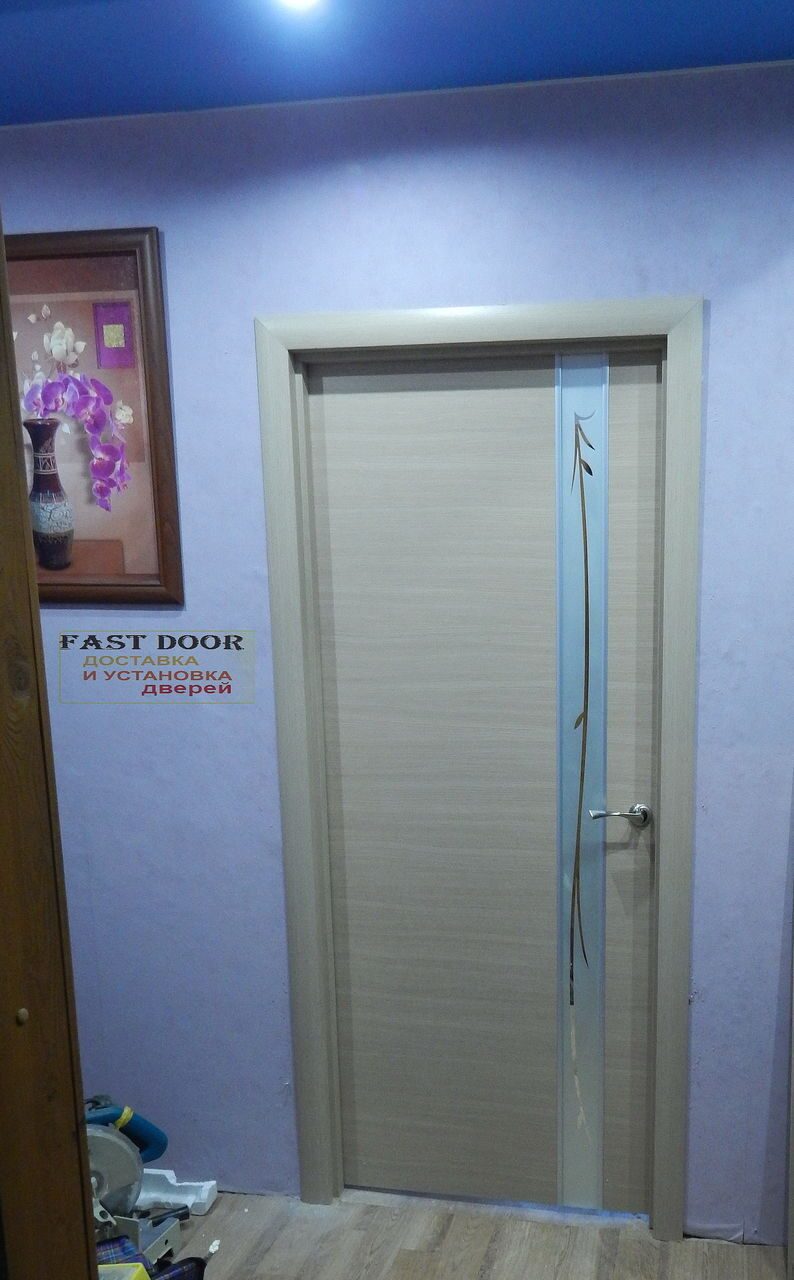 Дверь Ростра ПО Маэстро с белым рисунком. Цвет: беленый дуб